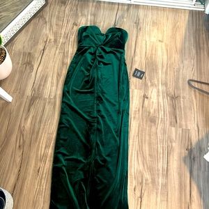 NWT Lulus strapless green velvet evening dress